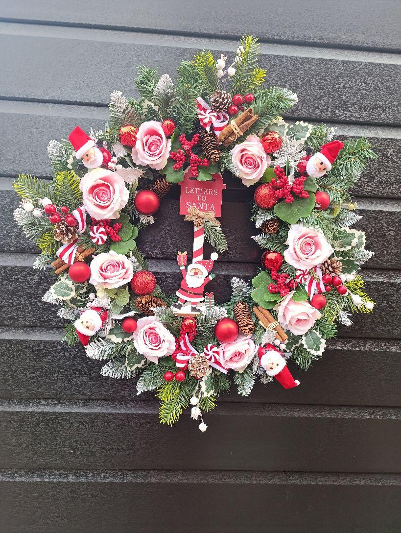Red and Pink Christmas Wreath - Handmade - Letters to Santa - Festive Door Decoration ec0043dd76854d55a25e05c82f5327d4~tplv t5fjg24jzw origin jpeg