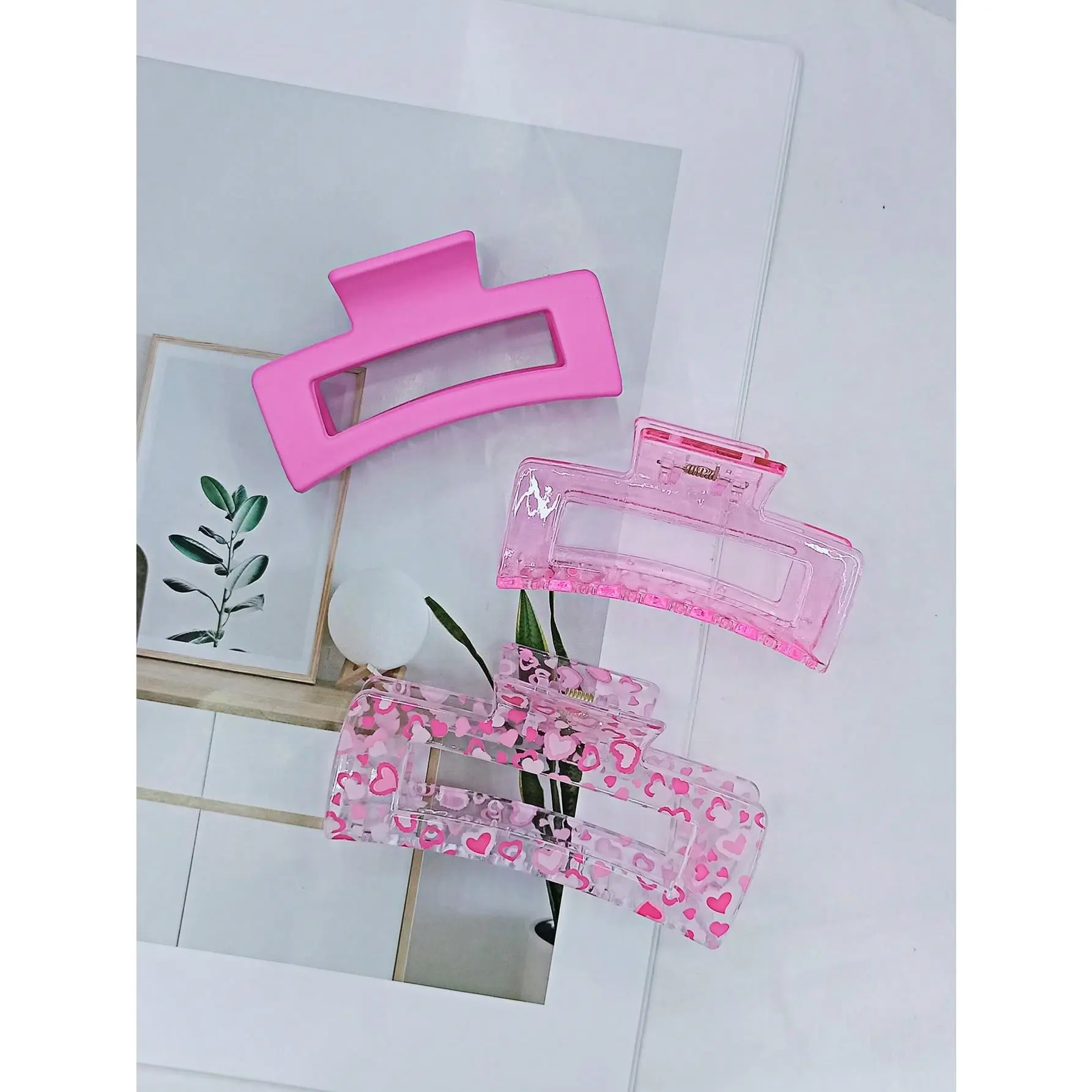 3pcs/Set Colorful Printed Heart-Shape Transparent Large Hollow-Out Claw Hair Clip, Simple & Cute, Suitable For Daily Use Casual Valentine's Day