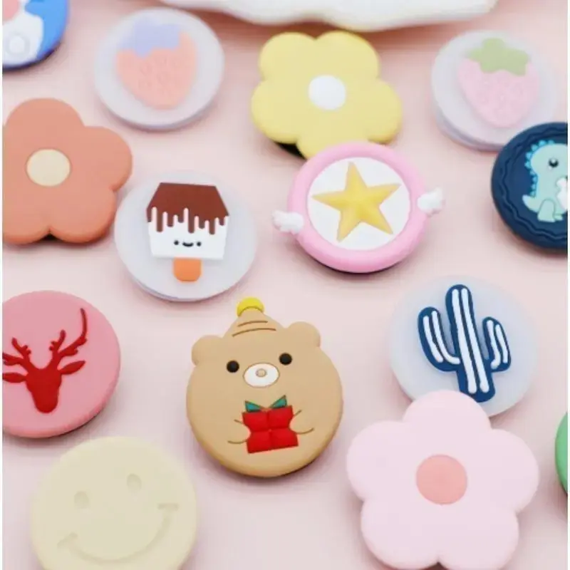 (Giveaway)1 cartoon bear silicone phone holderSticky desktop phone holder Soft silicone foldingphone grip 5