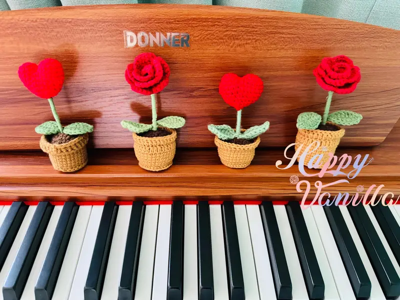 Love Blossom Crocheted Heart Roses and Plants 0