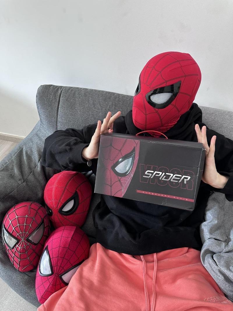 Product Introduction of Spider-Man LED Moving Eyes Mask – Electric Blinking Hero Helmet | Cosplay & Halloween Accessories for Kids & Adults 7