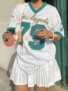 Women's Figure Print V Neck Tee, Fashion and Trends Casual Short Sleeve T-shirt for Daily Wear, Ladies Clothes for All Seasons