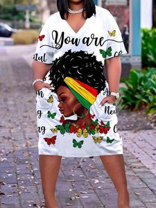 【Plus Size】 Figure & Butterfly & Letter Print Drop Shoulder Tee Dress, Casual Short Sleeve V Neck Pocket Dress for Summer, Women's Plus Clothing for Daily Wear