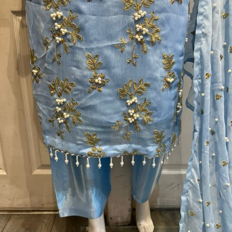 Hania 2:0 trouser suit with pearls Ice Blue 3