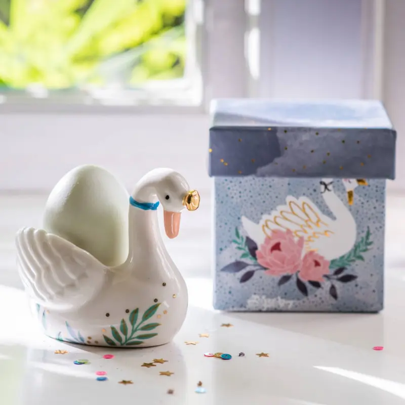 Delicate Swan Egg Cup – Unique Ceramic Egg Holder with Gold Crown for Easte 2